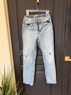 Point Sur Denim from Anthropologie light  Wash Distressed Straight-Leg Jeans 27